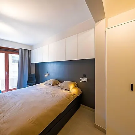 With 3 Bedrooms And Sea View فندق أوستيند