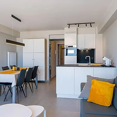 With 3 Bedrooms And Sea View أوستيند