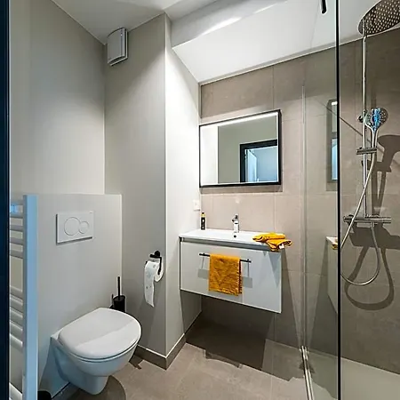 With 3 Bedrooms And Sea View 3* أوستيند