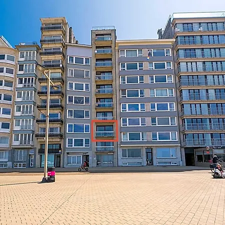 With 3 Bedrooms And Sea View فندق أوستيند